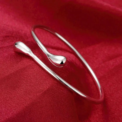 Elegant Crystal Drop Bracelet