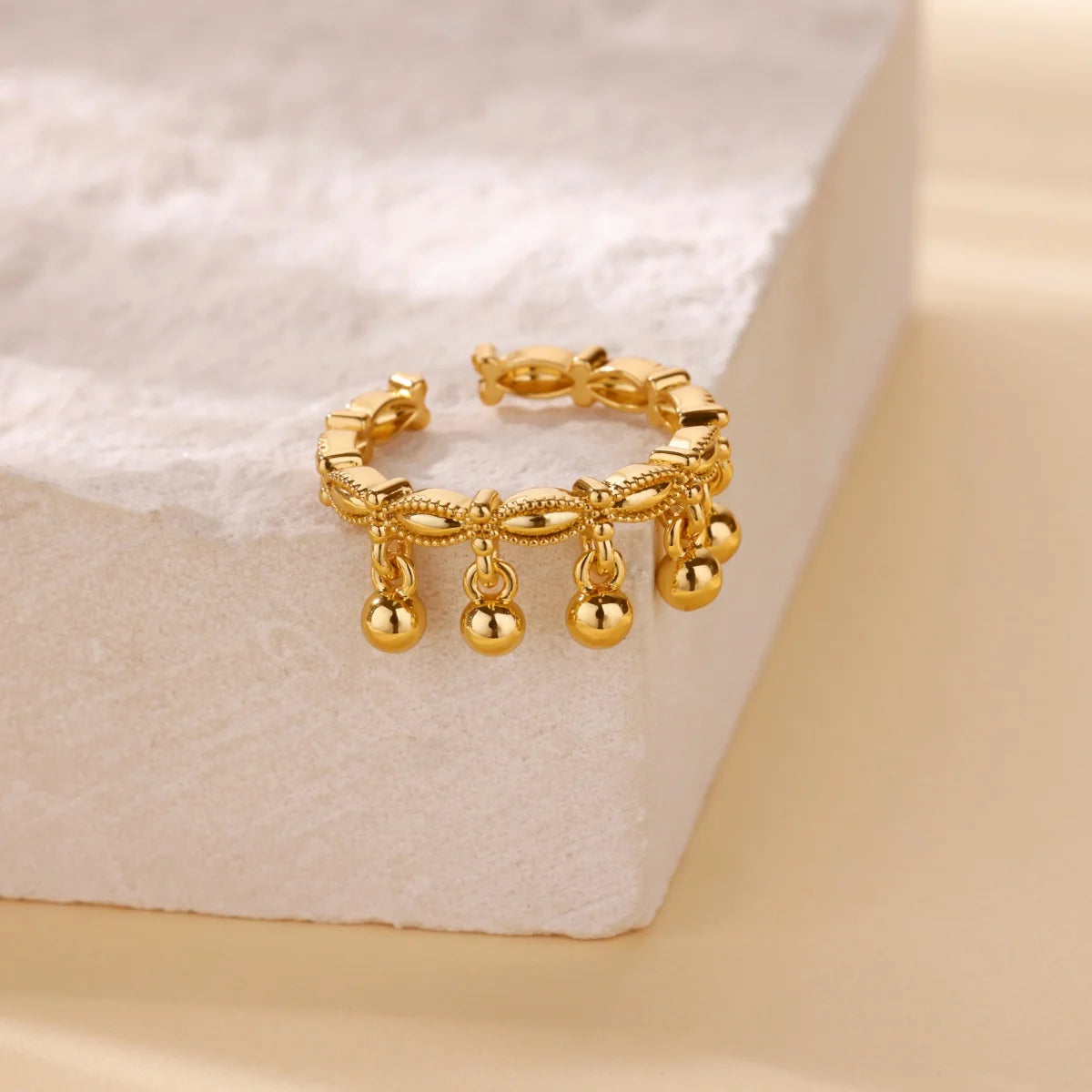 Geometric Bold Ring