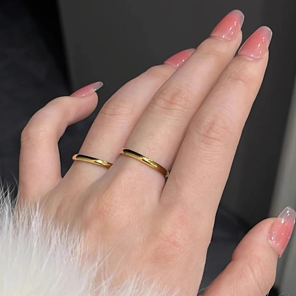 Celeste Smooth Couple Band Ring
