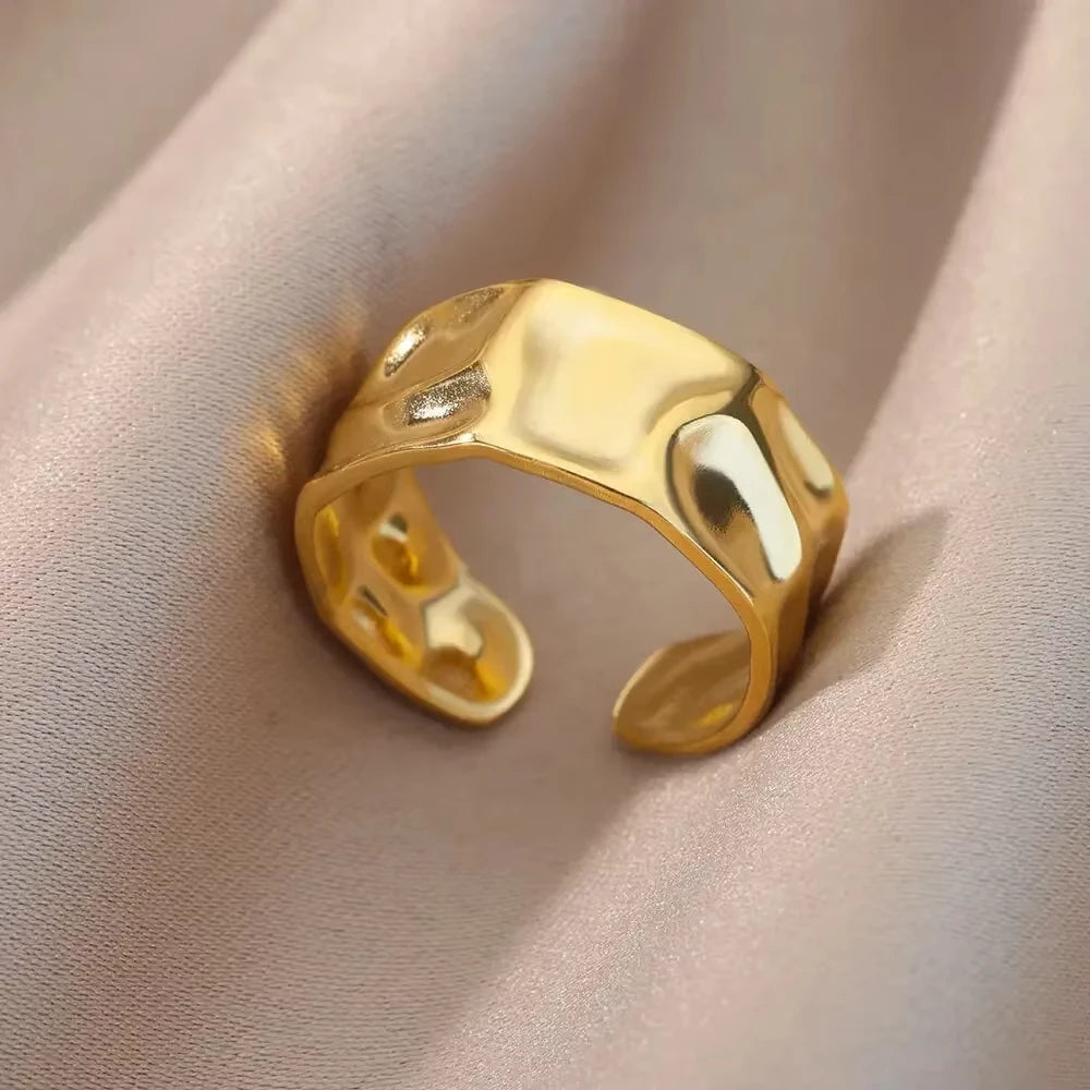 Geometric Bold Ring