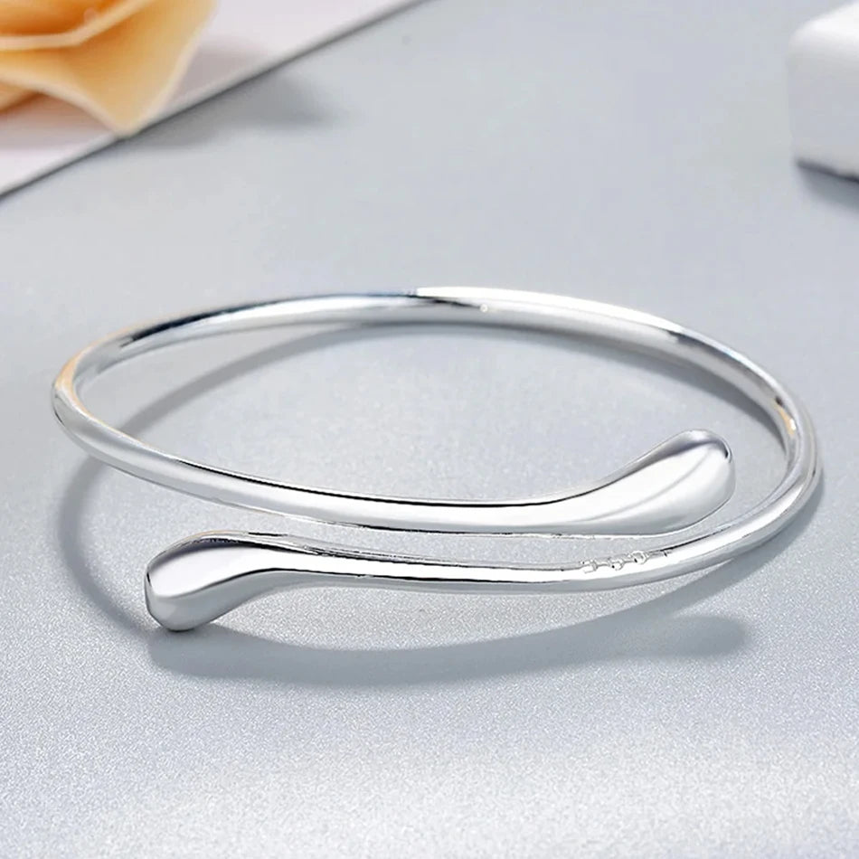 Elegant Crystal Drop Bracelet