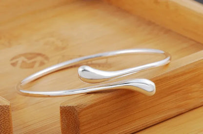 Elegant Crystal Drop Bracelet