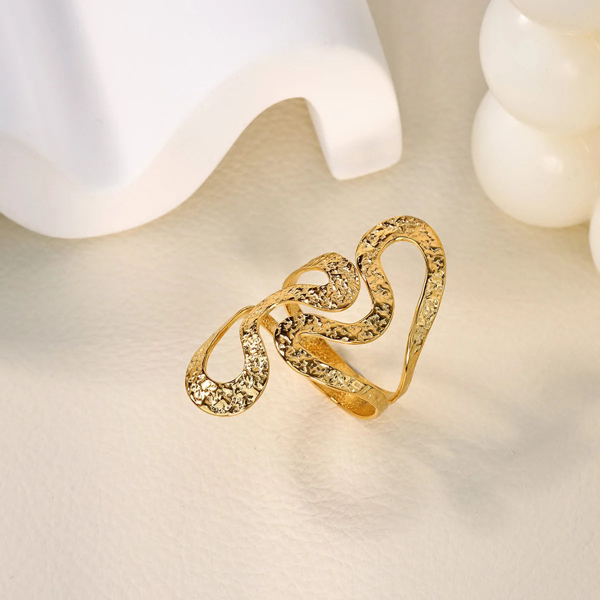 Geometric Bold Ring