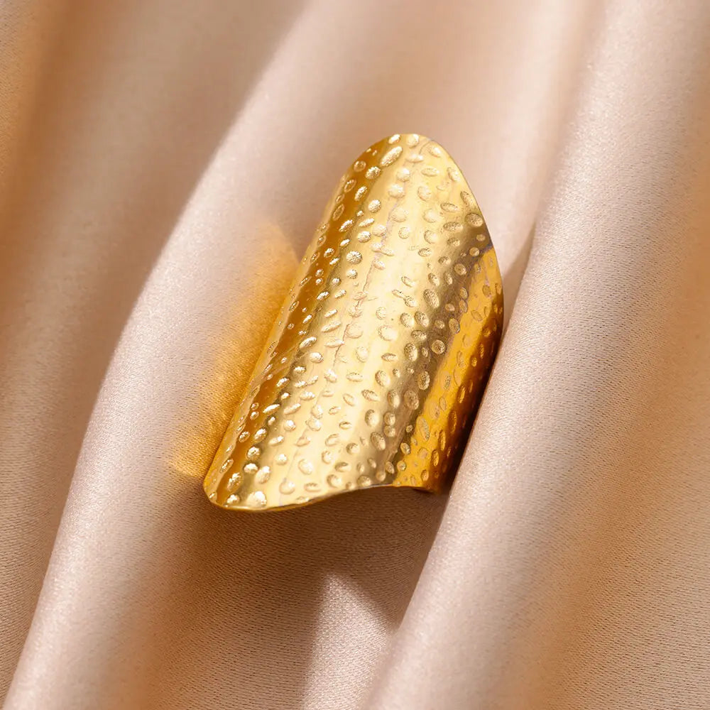 Geometric Bold Ring