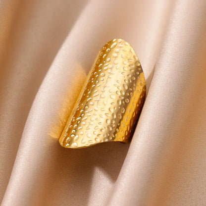 Geometric Bold Ring