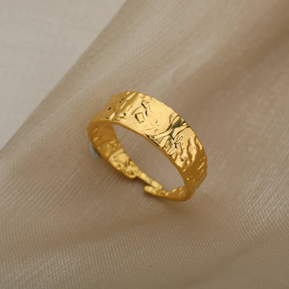 Geometric Bold Ring