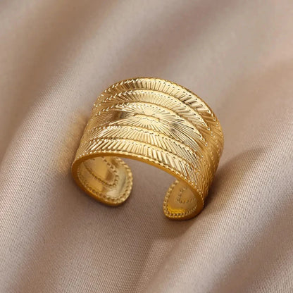 Geometric Bold Ring