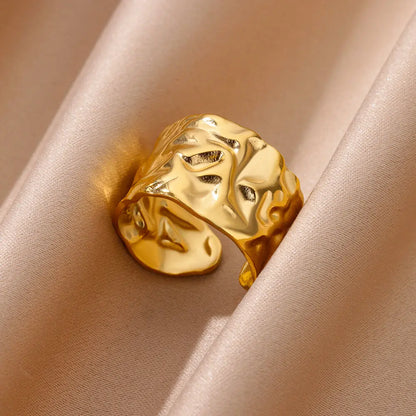 Geometric Bold Ring