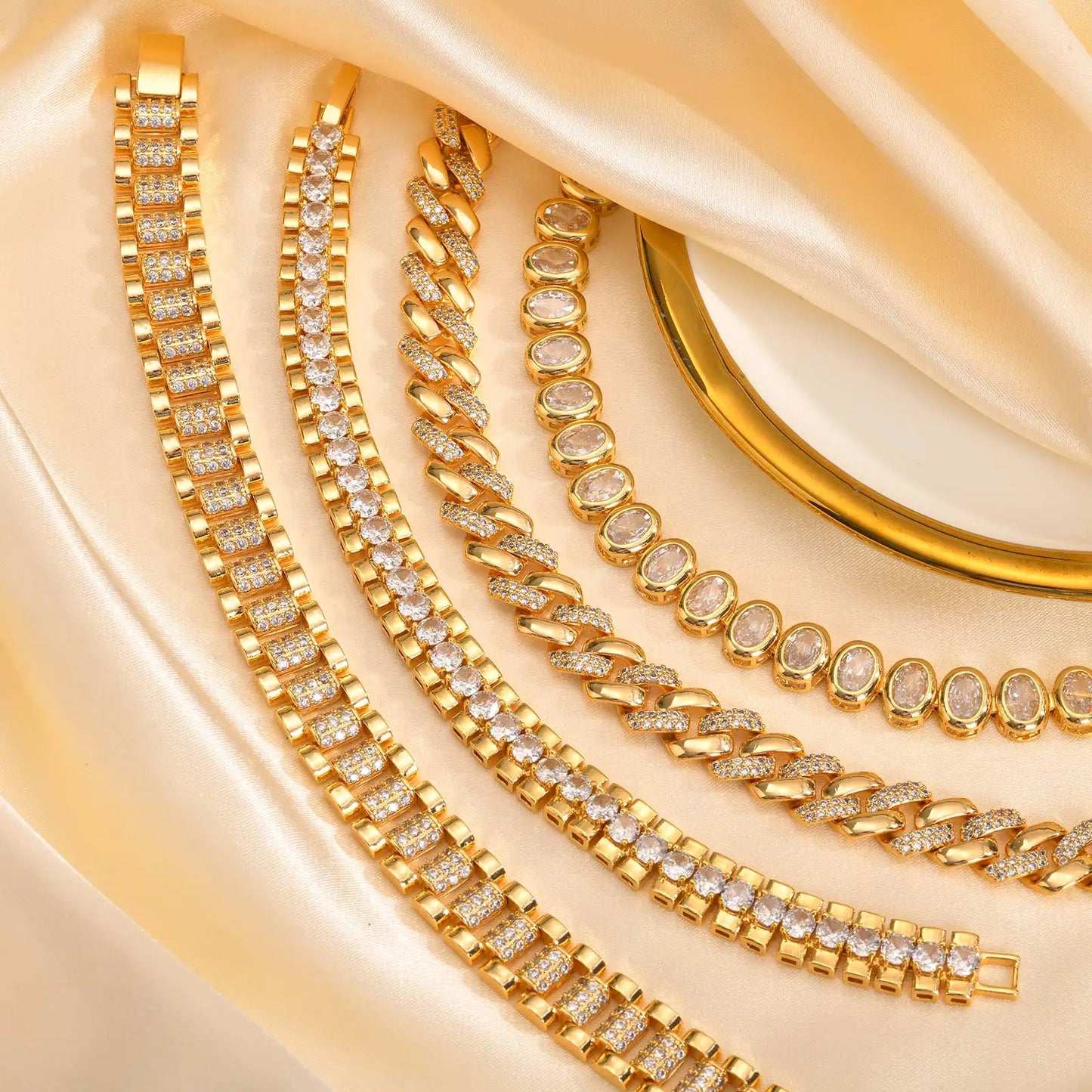 Celeste Gold Paperclip Chain Bracelet